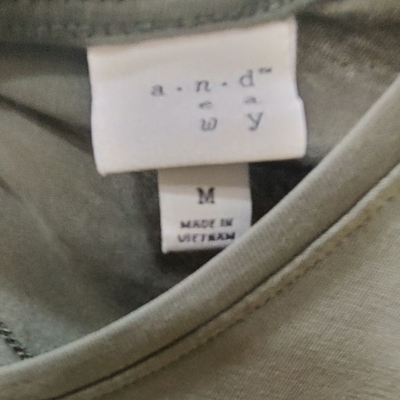 A New Day Women's Medium Khaki Tee - Picture 8 of 8